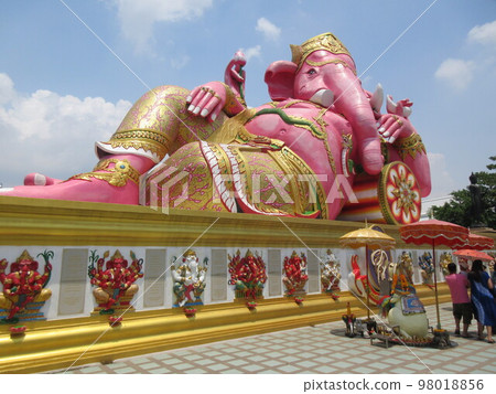 Wat Saman Rattanaram (Pink Ganesha) 98018856