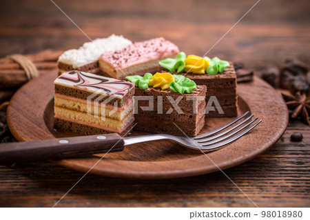 Mini cake 98018980