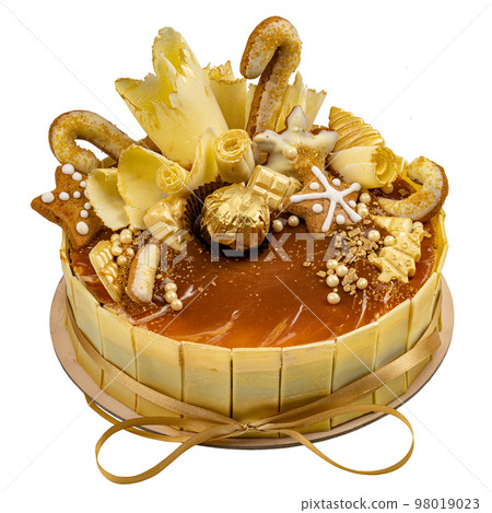 White chocolate cake with gingerbread White chocolate cake with gingerbread 98019023