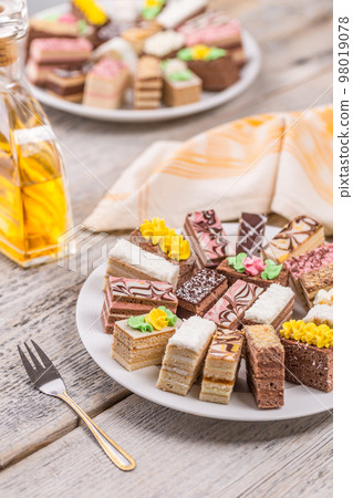 Sweet cakes Sweet cakes 98019078