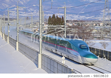 Hokkaido Shinkansen Shin-Hakodate Hokuto - Kikonai JR East E5 series U26 formation (Sendai) Hayabusa 98019610