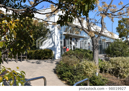 Shonan book store 98019927