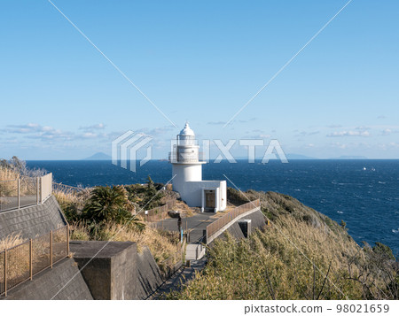 Blue skies in winter and Irozaki Lighthouse, December, Minamiizu Town, Shizuoka Prefecture Blue skies in winter and Irozaki Lighthouse, December, Minamiizu Town, Shizuoka Prefecture 98021659