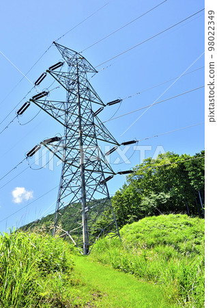 土子地塊的生田山 生田山/和出村路線 矗立在山上的佐久間東本線的鐵塔 土子地塊的生田山 生田山/和出村路線 矗立在山上的佐久間東本線的鐵塔 98022349
