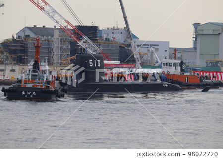 “大革”號潛艇及配套拖輪 98022720