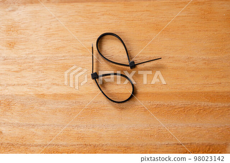 Bundled cable ties weather resistant Bundled cable ties weather resistant 98023142