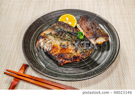 鹽曲烤青花魚 鹽曲烤青花魚 98023148