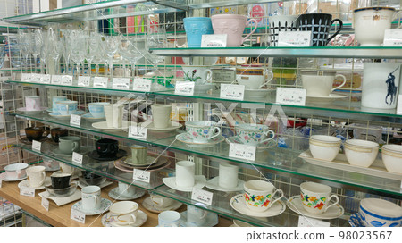 [大阪府]重複使用不需要的物品的再利用商店 98023567