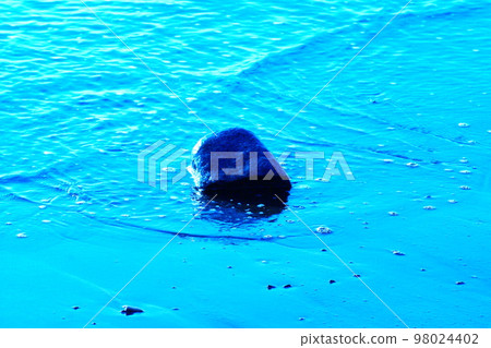 彩色海浪背景閃耀（2023 年 1 月註冊） 98024402