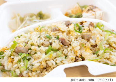 Delicious fried rice bento for takeout 98026514