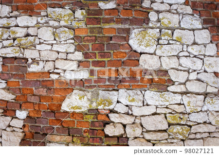 Old brick wall with white and red bricks background. vintage brick wall texture 98027121