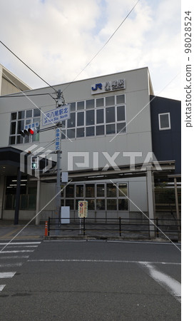 JR大和路線八尾站大樓東口 JR大和路線八尾站大樓東口 98028524