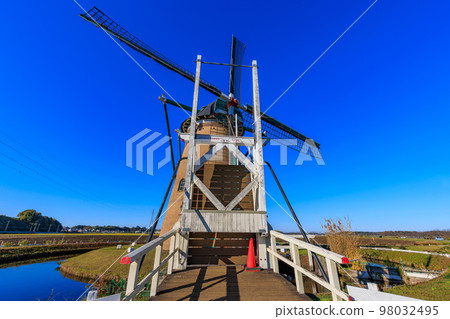 千葉縣佐倉市的櫻花故里廣場（荷蘭風車） 98032495