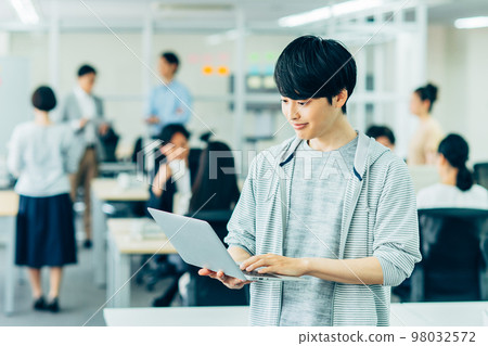 Young engineer man in the office 98032572