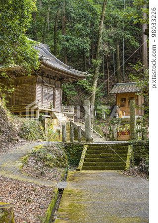 Hachiman Shrine Matsudaira Toshogu Well for first bath Hachiman Shrine Matsudaira Toshogu Well for first bath 98033226