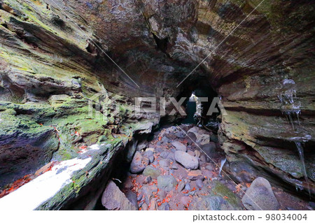 Gulingul Cave, Cave, Natural Cave, Hallasan Mountain, Climbing, Ice, Winter, 98034004