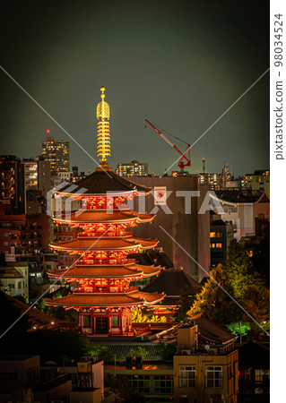 Night view of Asakusa, Tokyo 98034524
