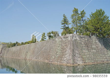 Splendid stone wall 98035559