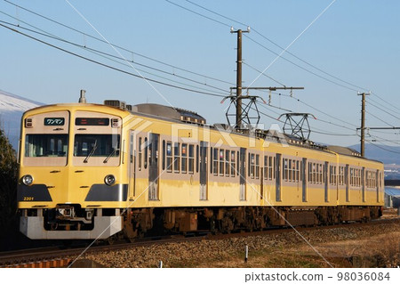 Izuhakone Railway Series 1300 on Sunzu Line in sunny winter Izuhakone Railway Series 1300 on Sunzu Line in sunny winter 98036084