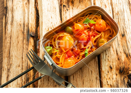 Italian pasta Fettuccine pasta Italian cuisine Italian pasta Fettuccine pasta Italian cuisine 98037326
