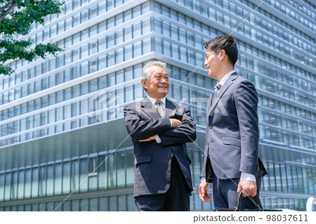 2 商人比爾 98037611