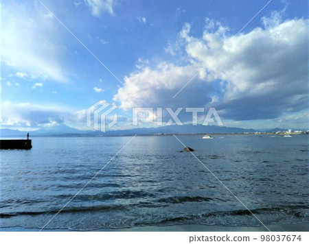 Scenery seen from the coast of Enoshima, January 2023 98037674