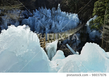 Onouchi Hyakkei Icicles of Onouchi Valley, Ogano Town Onouchi Hyakkei Icicles of Onouchi Valley, Ogano Town 98037876