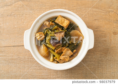 Chinese vegetable stew with tofu or mixture of vegetables soup Chinese vegetable stew with tofu or mixture of vegetables soup 98037979