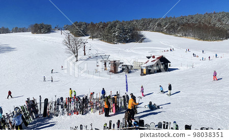 青空滑雪場菅平高原滑雪場纜車售票處 青空滑雪場菅平高原滑雪場纜車售票處 98038351