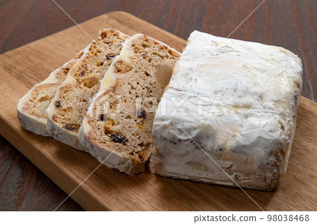 German fruit cake Stollen 98038468