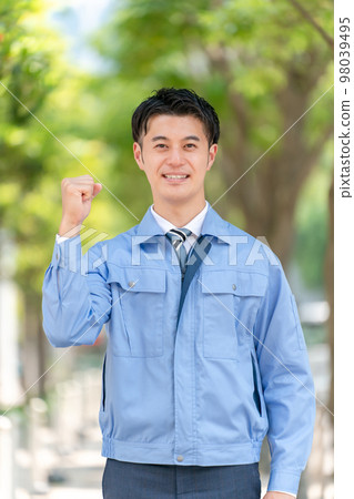 Business image Men in work clothes Guts pose 98039495
