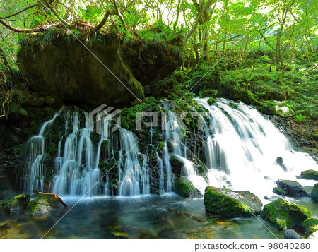 Soothing waterfall bathed in the morning sun Mototaki underground water 98040280