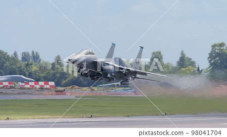 美國空軍在歐洲F-15E攻擊鷹起飛 98041704