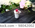 桌上的永生花 98042002