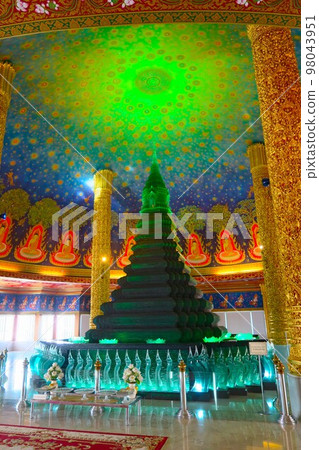 Wat Pak Nam 及其翡翠色玻璃塔 Wat Pak Nam 及其翡翠色玻璃塔 98043951