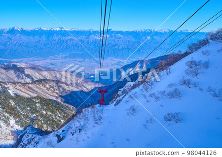 View of the southeast side (Komagane City, Southern Alps, etc.) from the Komagatake Ropeway in Nagano Prefecture (near the 2531m steel tower) View of the southeast side (Komagane City, Southern Alps, etc.) from the Komagatake Ropeway in Nagano Prefecture (near the 2531m steel tower) 98044126