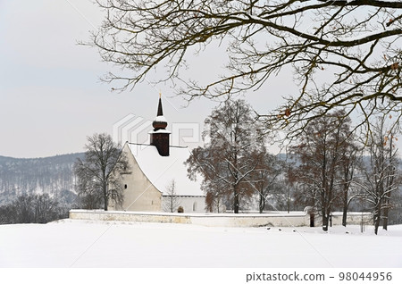 Winter landscape with a beautiful chapel near castle Veveri. Czech Republic city of Brno. The Chapel of the Mother of God. 98044956