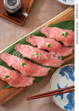 烤牛肉壽司 烤牛肉壽司 98046032