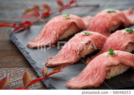 roast beef sushi roast beef sushi 98046053