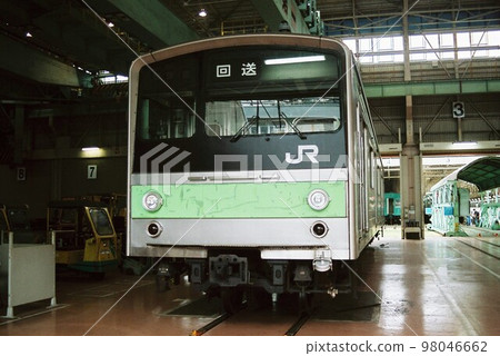 Series 205 of the Yamanote Line detained at the depot Series 205 of the Yamanote Line detained at the depot 98046662