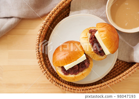 Butter sandwich 98047193