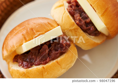 Butter sandwich 98047196