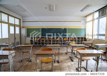 quiet classrooms and desks 98047339