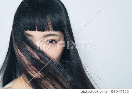 長頭髮的女人頭髮護理形象 98047435