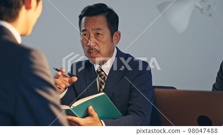 審問偵探和嫌疑人 審問偵探和嫌疑人 98047488