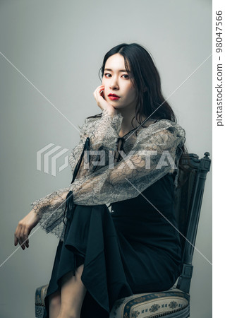 Women's fashion image Women's fashion image 98047566