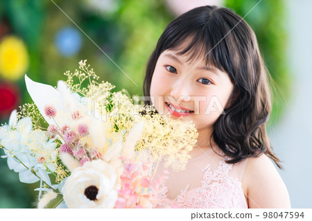 Girl in a dress Photo studio Shichi-go-san half coming-of-age ceremony 98047594