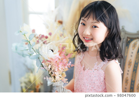 Girl in a dress Photo studio Shichi-go-san half coming-of-age ceremony 98047600