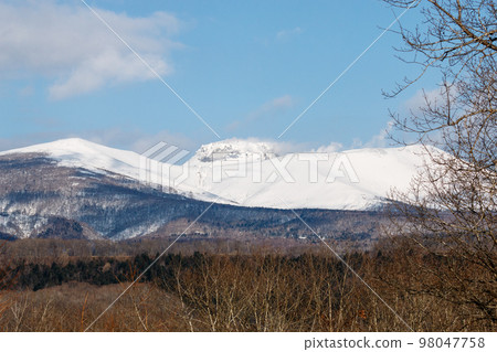Mt. Tarumae covered in snow in winter, Tomakomai City, Hokkaido [December] 98047758