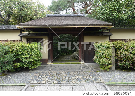 old fashioned mansion old fashioned mansion 98050084